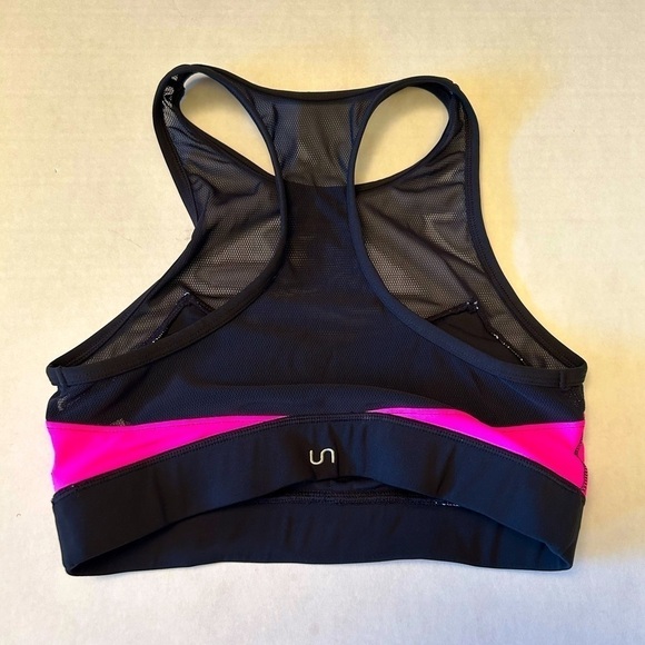 Urban Savage blocked sports bra with mesh paneling med to high support Sz S. Q20 - Picture 5 of 7